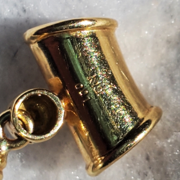 Blue Rainbow Tahitian Teardrop Pearl Pendant set in 18K YG w/ Bezel set Diamond - Picture 4 of 8